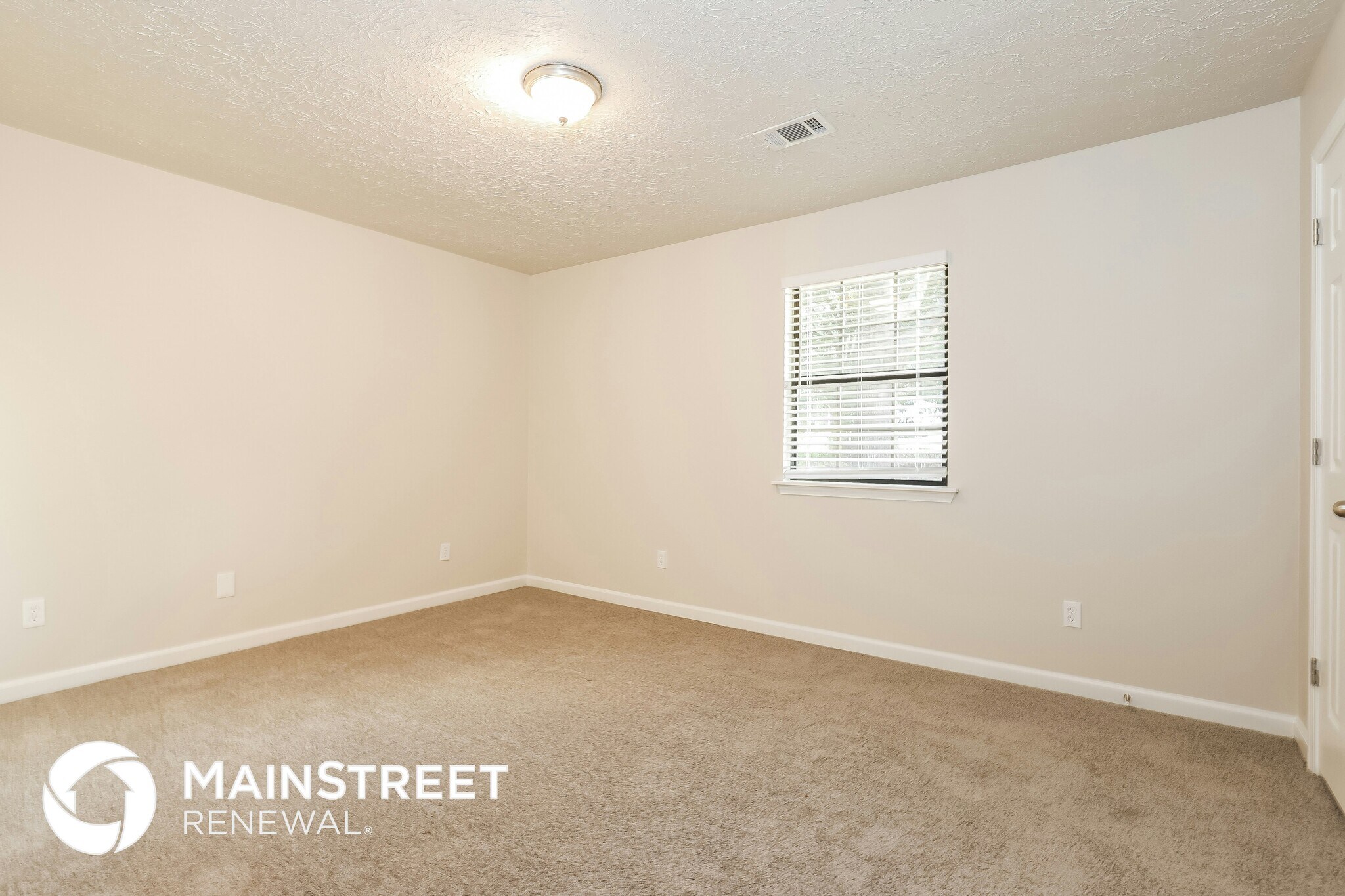 Building Photo - 9395 Forest Knoll Dr