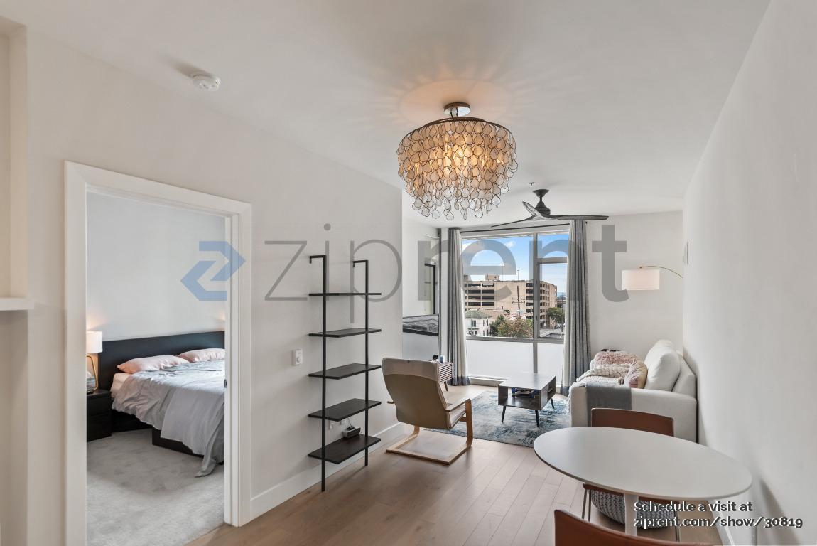 Building Photo - 901 Jefferson St