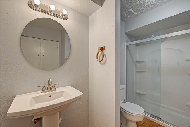 Building Photo - 7714 Renwick Dr