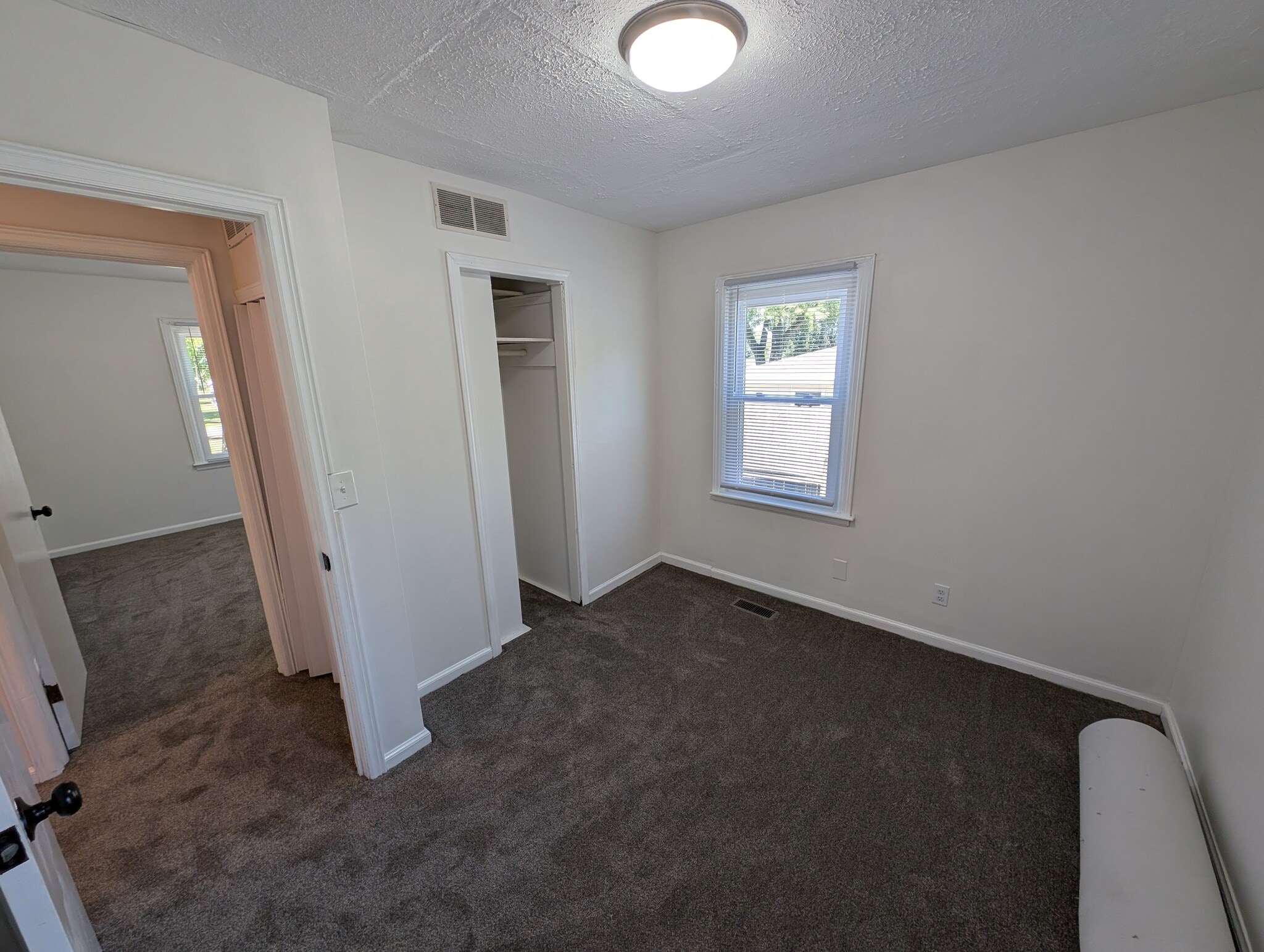 Building Photo - 8076 Lawrence Dr