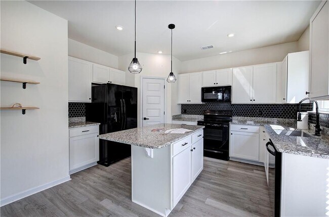 Building Photo - 10 Eagle Dr