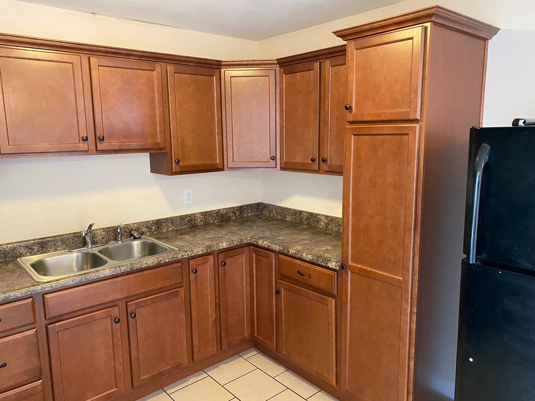 Building Photo - 124 Kenneth Dr