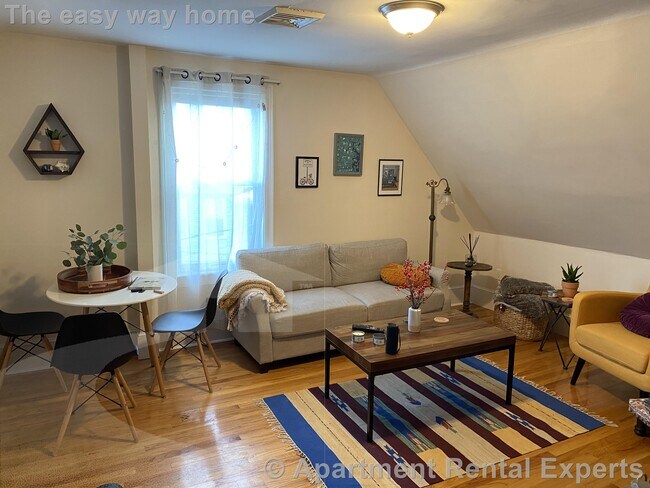 Building Photo - 15 Sargent Ave