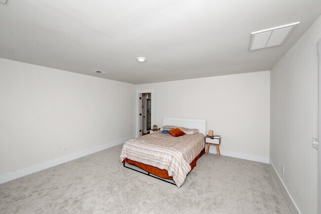 Building Photo - Stylish 3BR/2.5BA Craftsman Home with Loft...