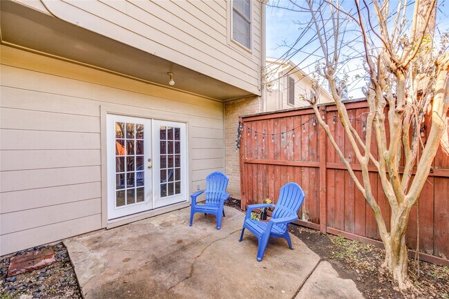 Building Photo - 940 Wycliffe Dr