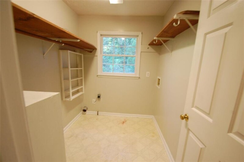 Building Photo - 5511 Burrus Ln