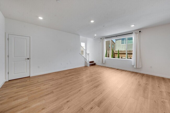 Building Photo - Never Lived In 4 Bedroom Home for Rent in Folsom Ranch!