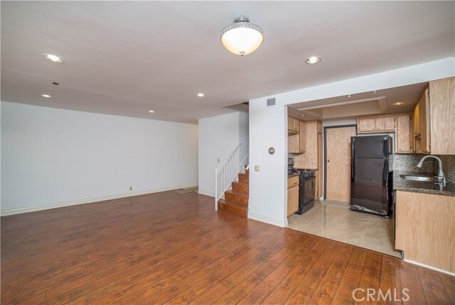 Building Photo - 5291 Colodny Dr