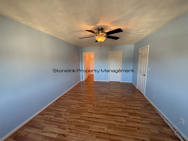 Building Photo - Newly Renovated Condo For Rent in North At...
