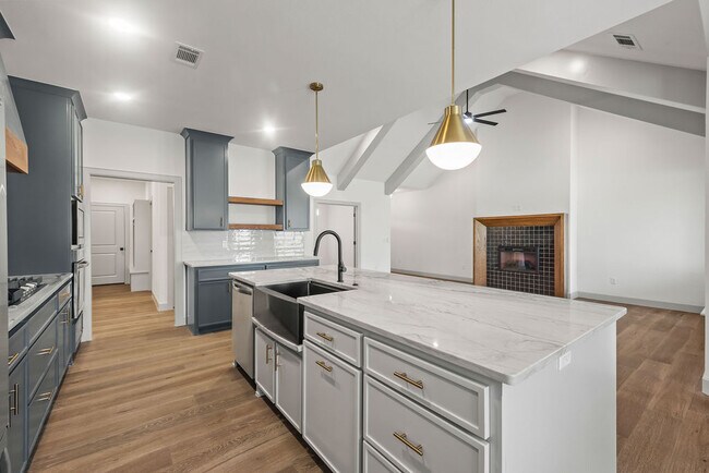 Building Photo - 1509 Padova Ave