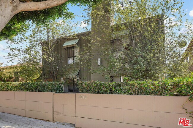 Building Photo - 3010 Colorado Ave