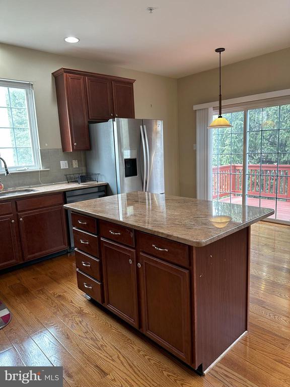 Building Photo - 147 Fringetree Dr