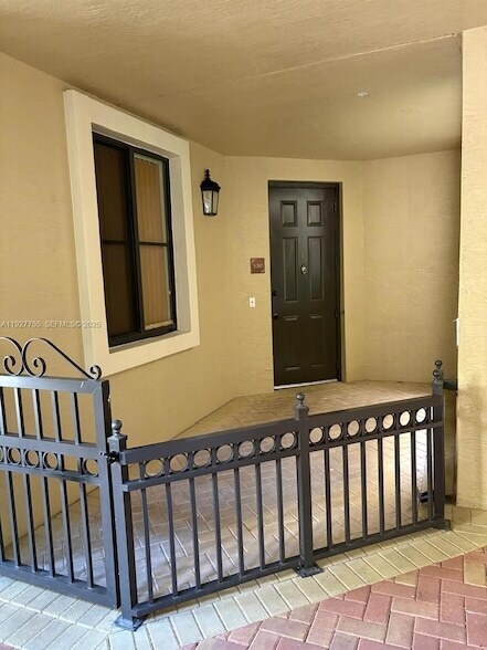 Building Photo - 2900 NW 125th Ave