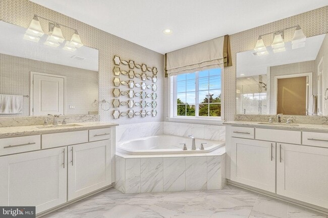 Building Photo - 21491 Willow Breeze Sq