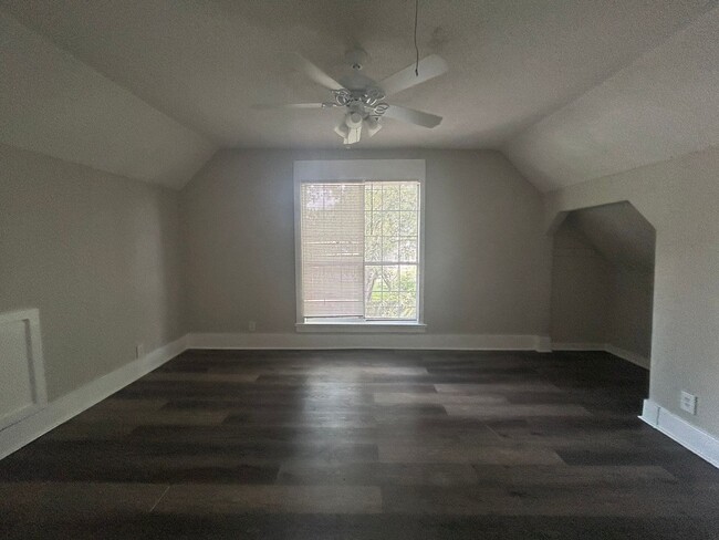 Building Photo - Completely renovated home in Cooper Young ...