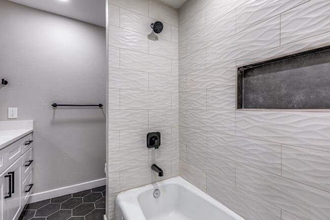 Building Photo - 1233 Mill Valley Dr