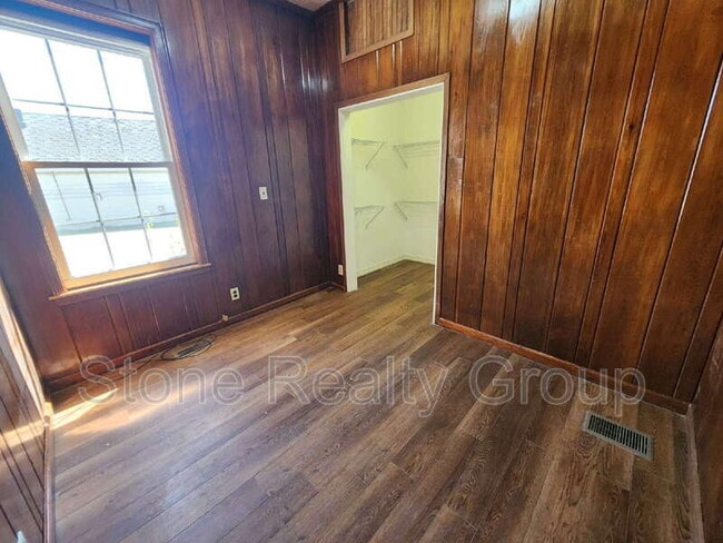 Building Photo - 2006 Wabash Ave