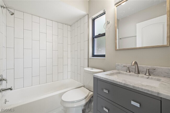 Building Photo - 5105 SW Courtyards Ct
