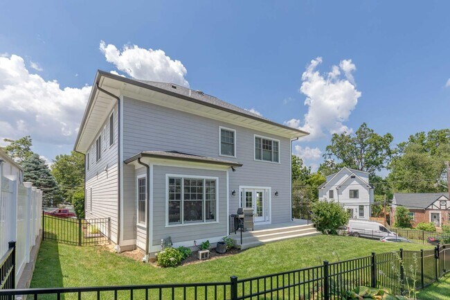 Building Photo - 4917 Bayard Blvd