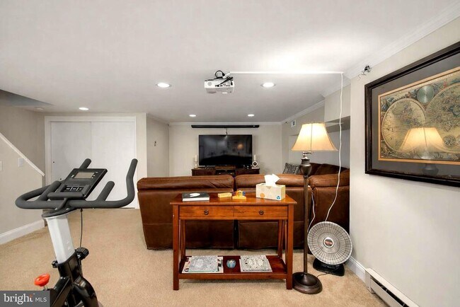 Building Photo - 708 Kings Croft Dr