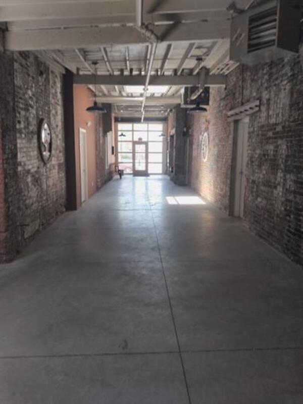 Building Photo - 427 N Brady St