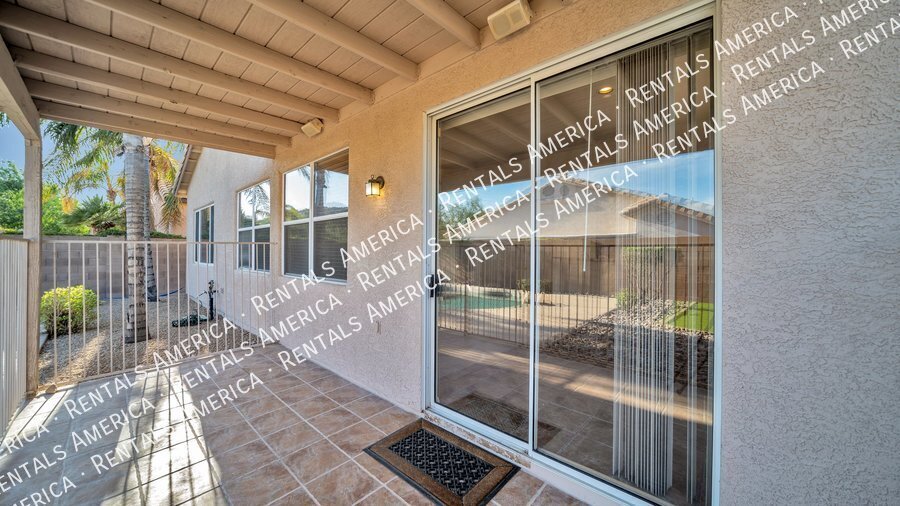 Building Photo - 76 N Desert Stream Dr