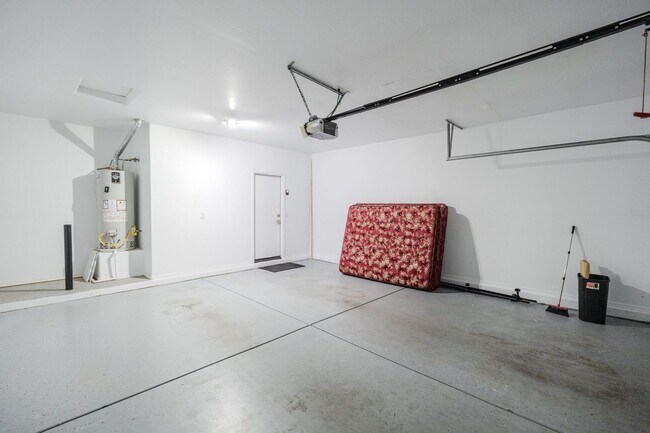 Building Photo - $3,500 For Lease Starting June 1, 2026 4 beds-2.5 Baths 2,421 Sq. Ft.  Amazing Gilbert 85298 Home...