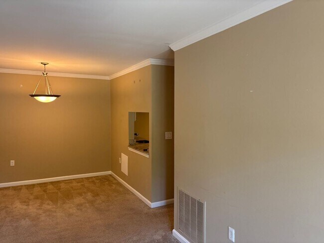 Building Photo - 18336 Streamside Dr