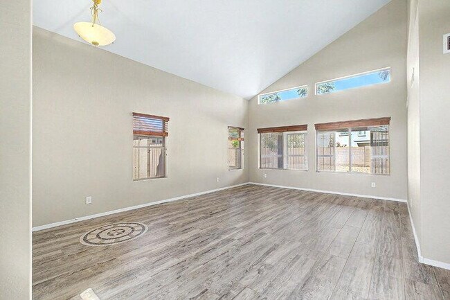 Building Photo - 16317 N 152nd Ave