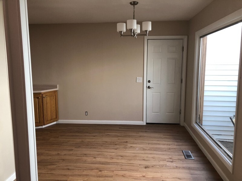 Building Photo - 8410 Kings Hill Dr