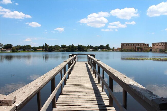 Building Photo - 2228 Lake Holloway Blvd