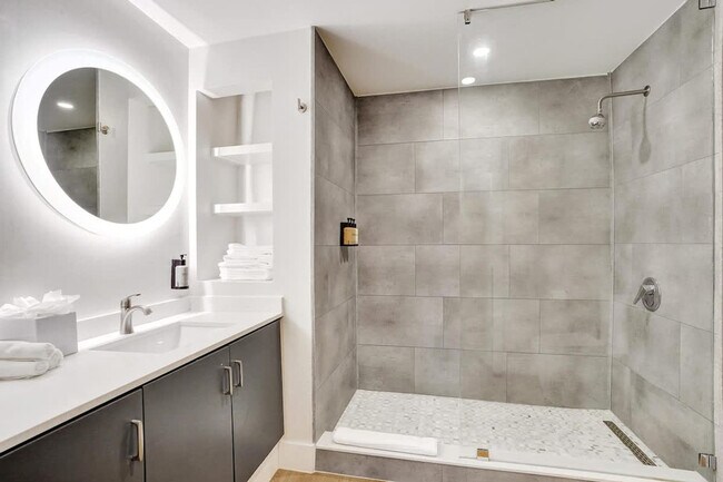 Building Photo - 2889 McFarlane Rd