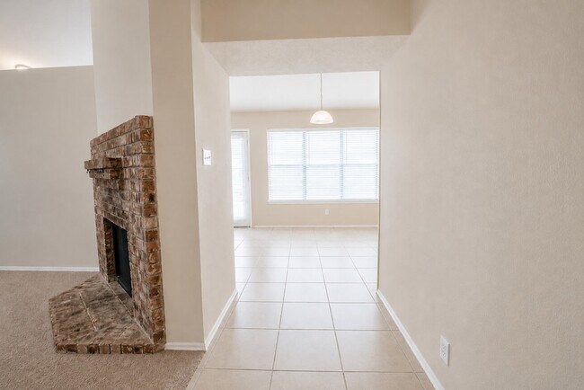 Building Photo - 1410 Flameleaf Dr
