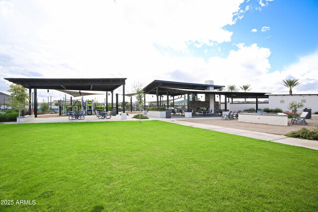 Building Photo - 773 W Lark Dr