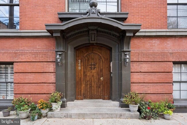 Building Photo - 246 Fitzwater St