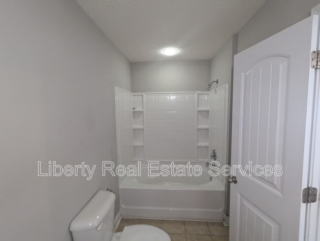 Building Photo - 407 Bradwell St