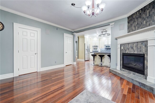 Building Photo - 450 S Main St