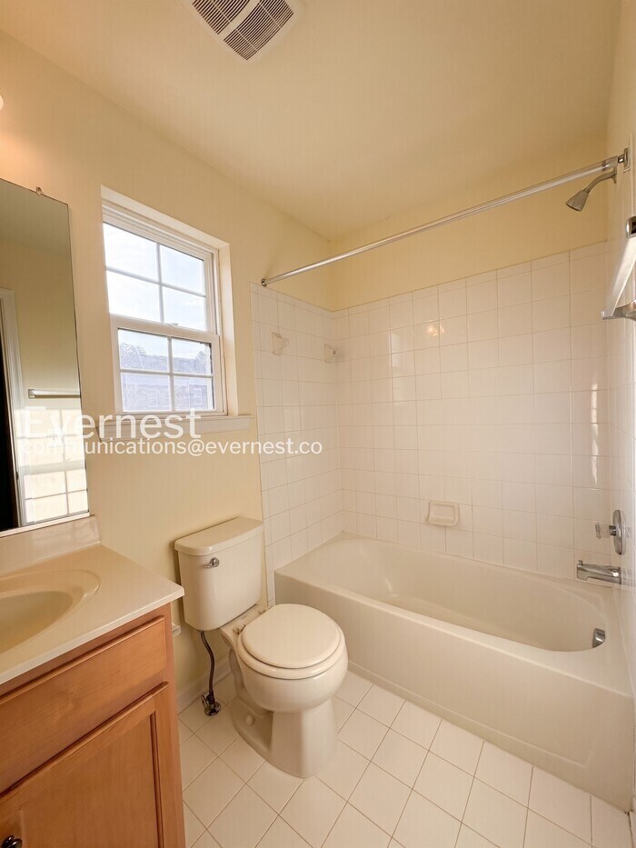 Building Photo - 6137 Hanlon St
