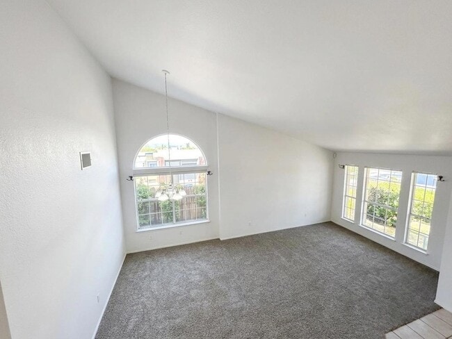 Building Photo - 909 Settlement Cove
