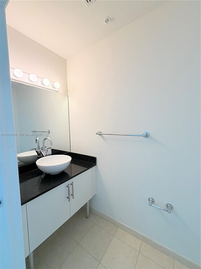 Building Photo - 31 SE 5th St