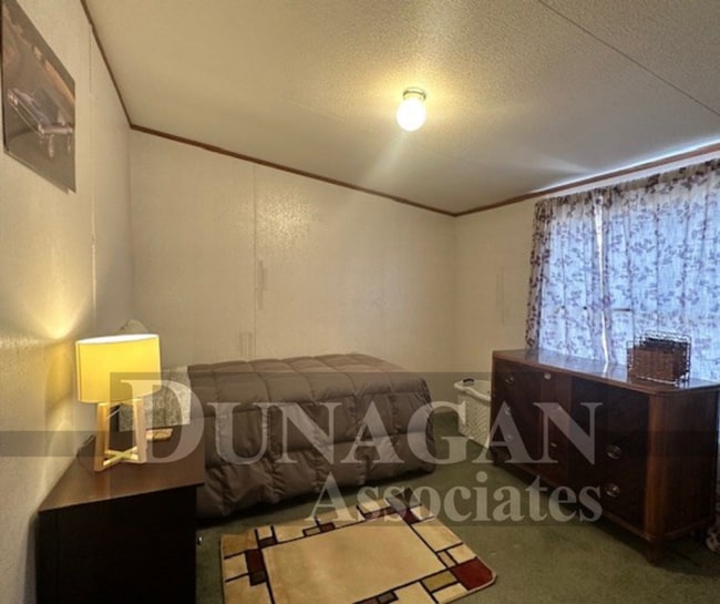 Building Photo - 3 Bed / 2 Bath Fully Furnished Mobile Home, pet friendly!