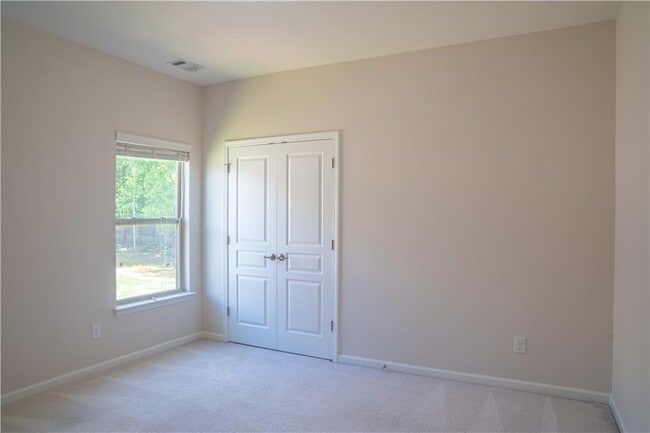 Building Photo - 5130 Northview Lake