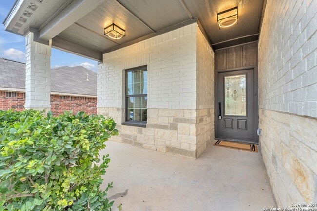 Building Photo - 8030 Bluewater Cove