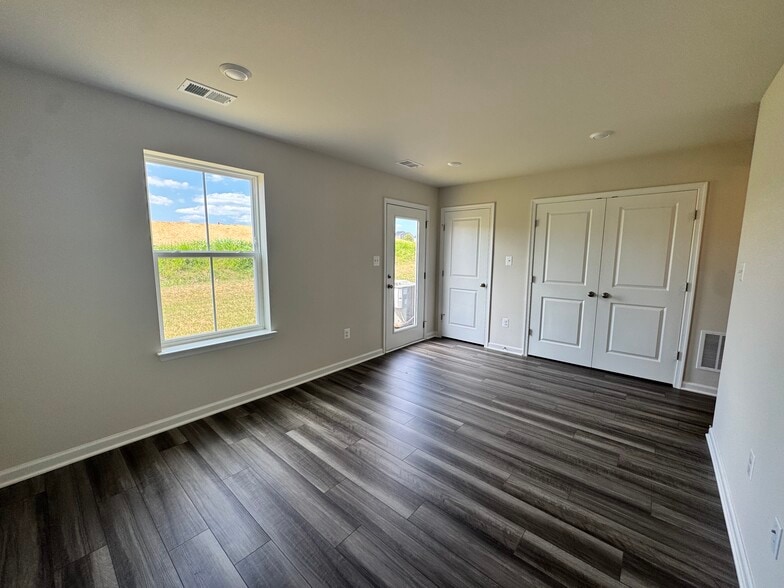 Building Photo - 101 Milburn Dr