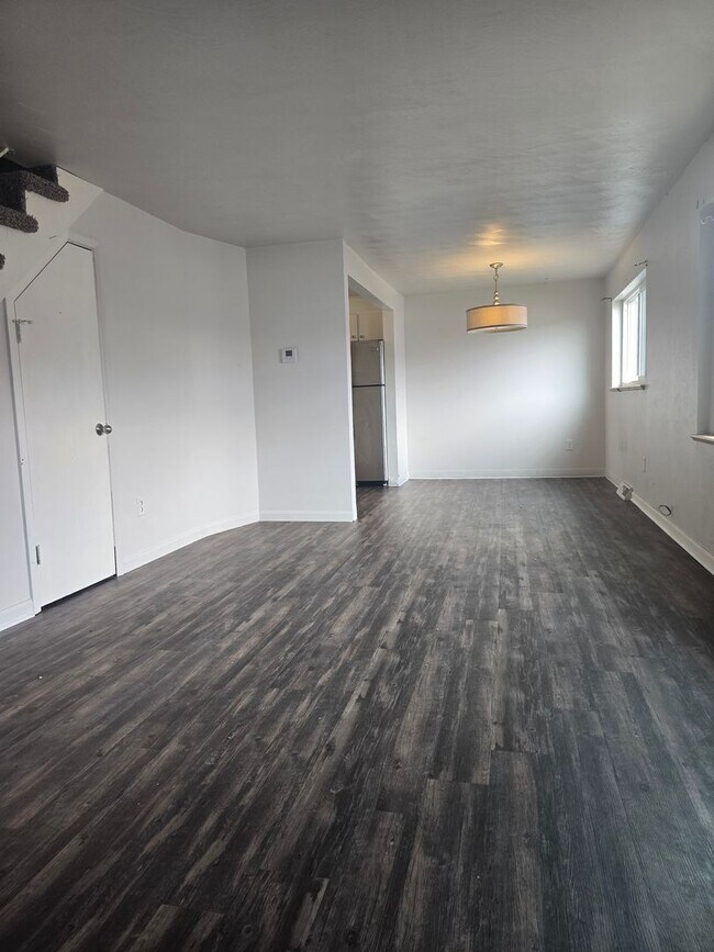 Primary Photo - 2 Bedroom Unit Available in Westminster!