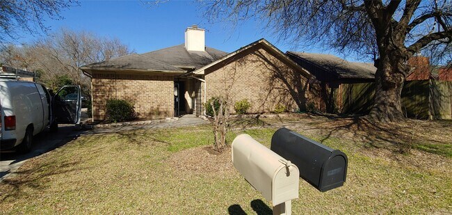 Primary Photo - 10822 Lynbrook Dr