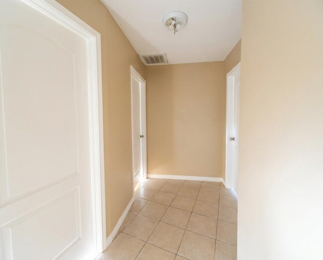 Building Photo - 312 Begona Ct