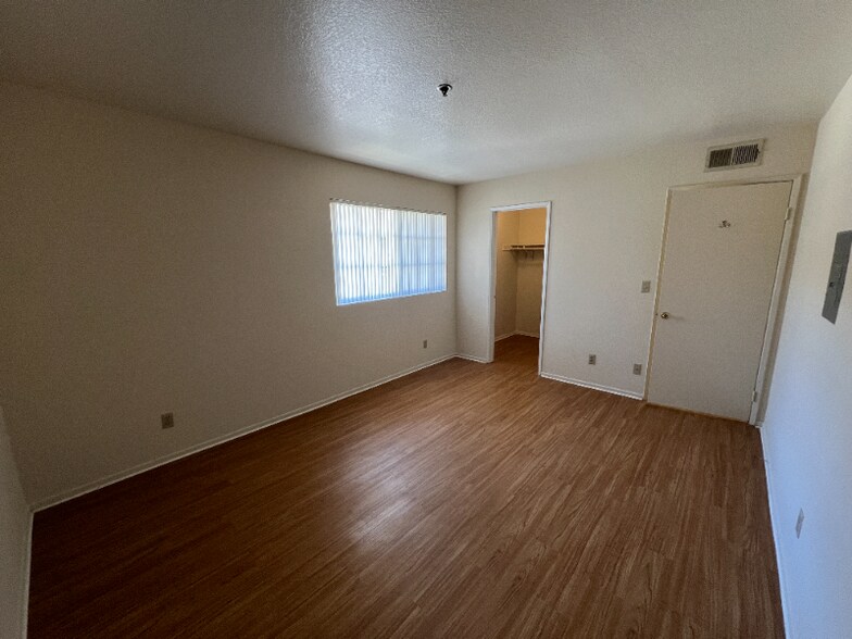 Building Photo - 1517 Rock Glen Ave