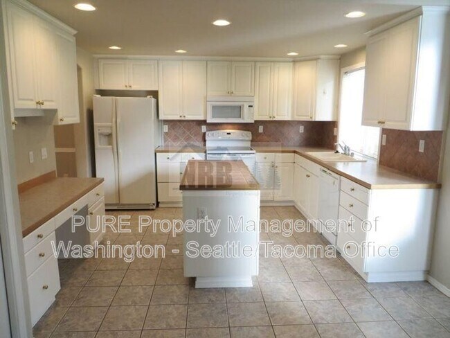 Building Photo - 18809 104th Ave E