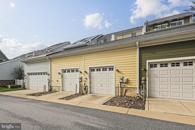 Building Photo - 5926 Talbot Dr